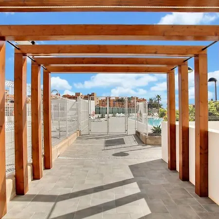 شقة 2 Terraces W/ Astonishing Views.