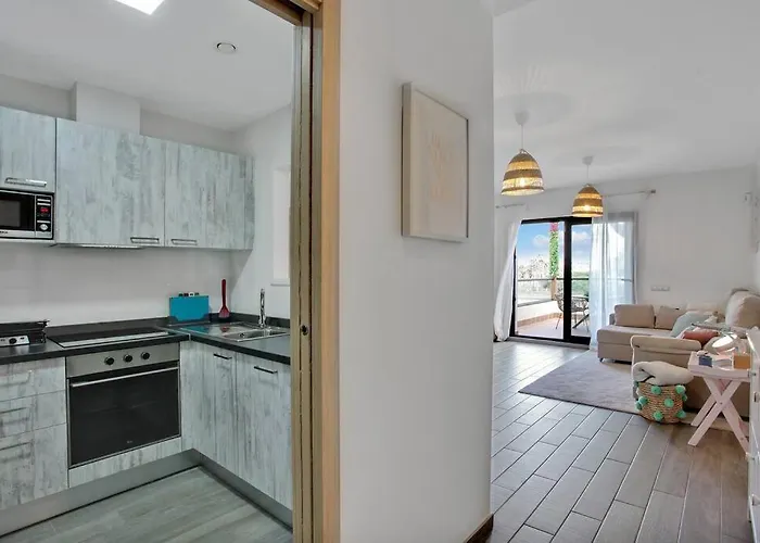 2 Terraces W/ Astonishing Views.